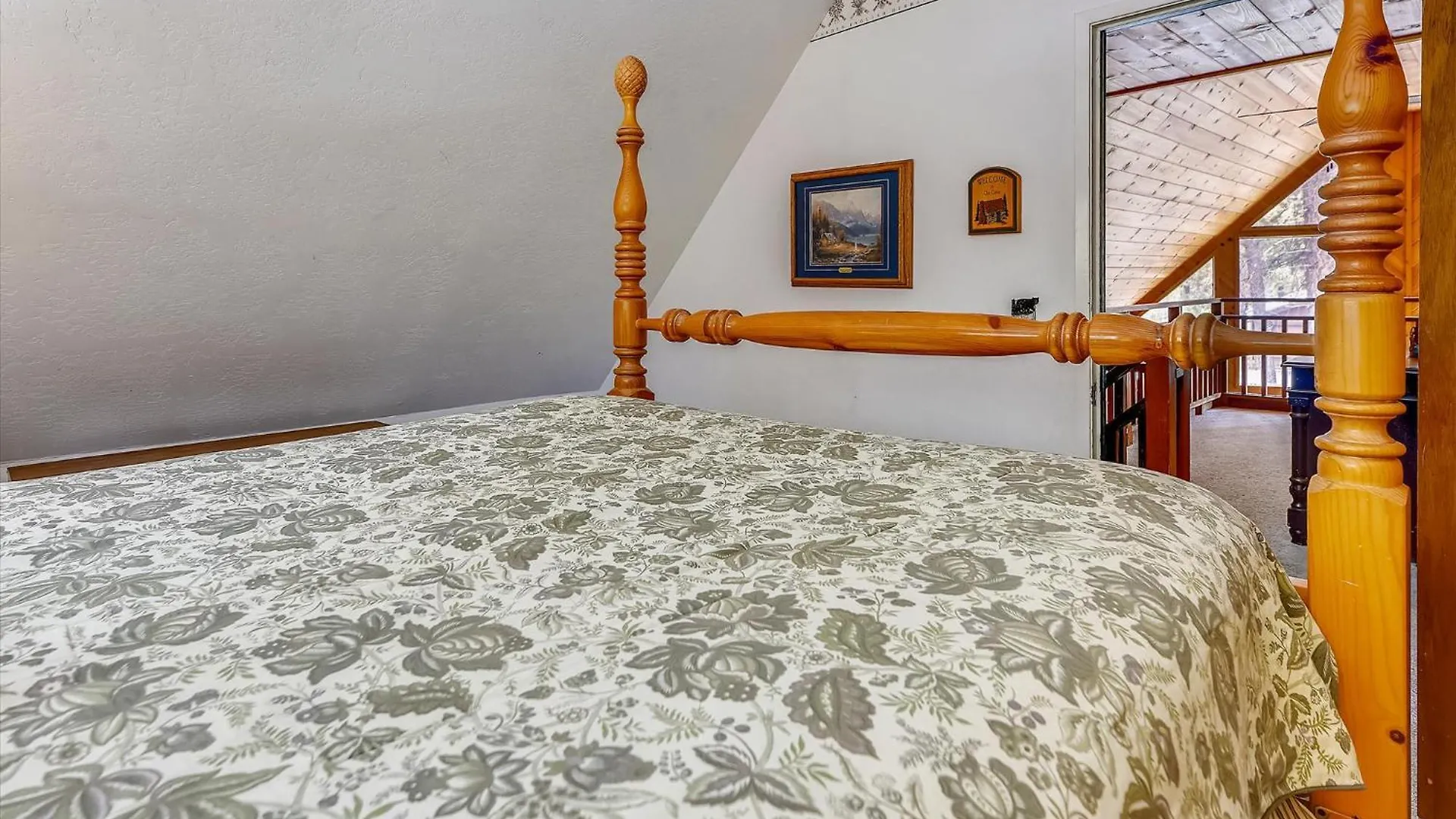 Holiday home Only 7 Miles To Heavenly, Huge Deck, Pets Welcome South Lake Tahoe