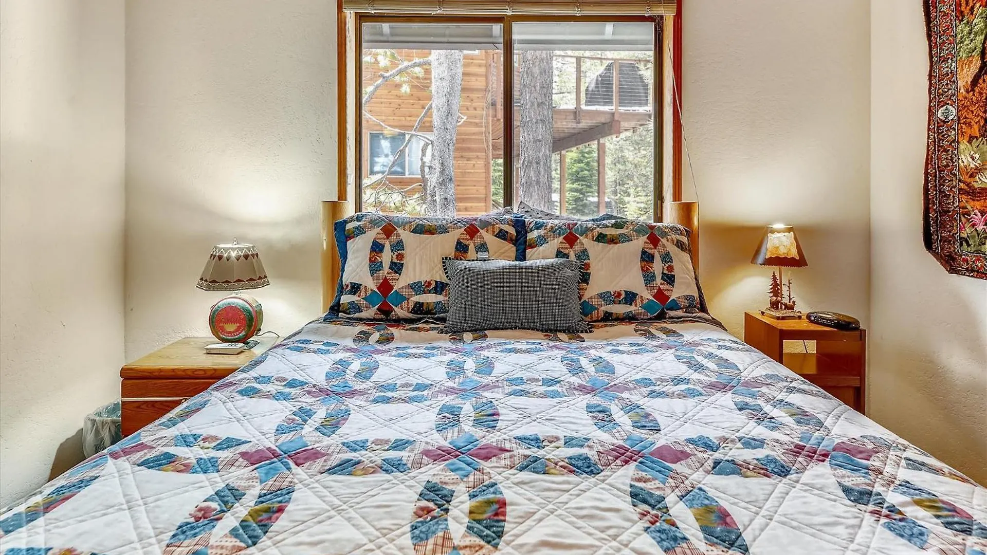 Only 7 Miles To Heavenly, Huge Deck, Pets Welcome South Lake Tahoe